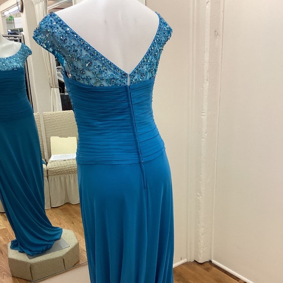 Mother of the bride or groom - Picture 2 of 5